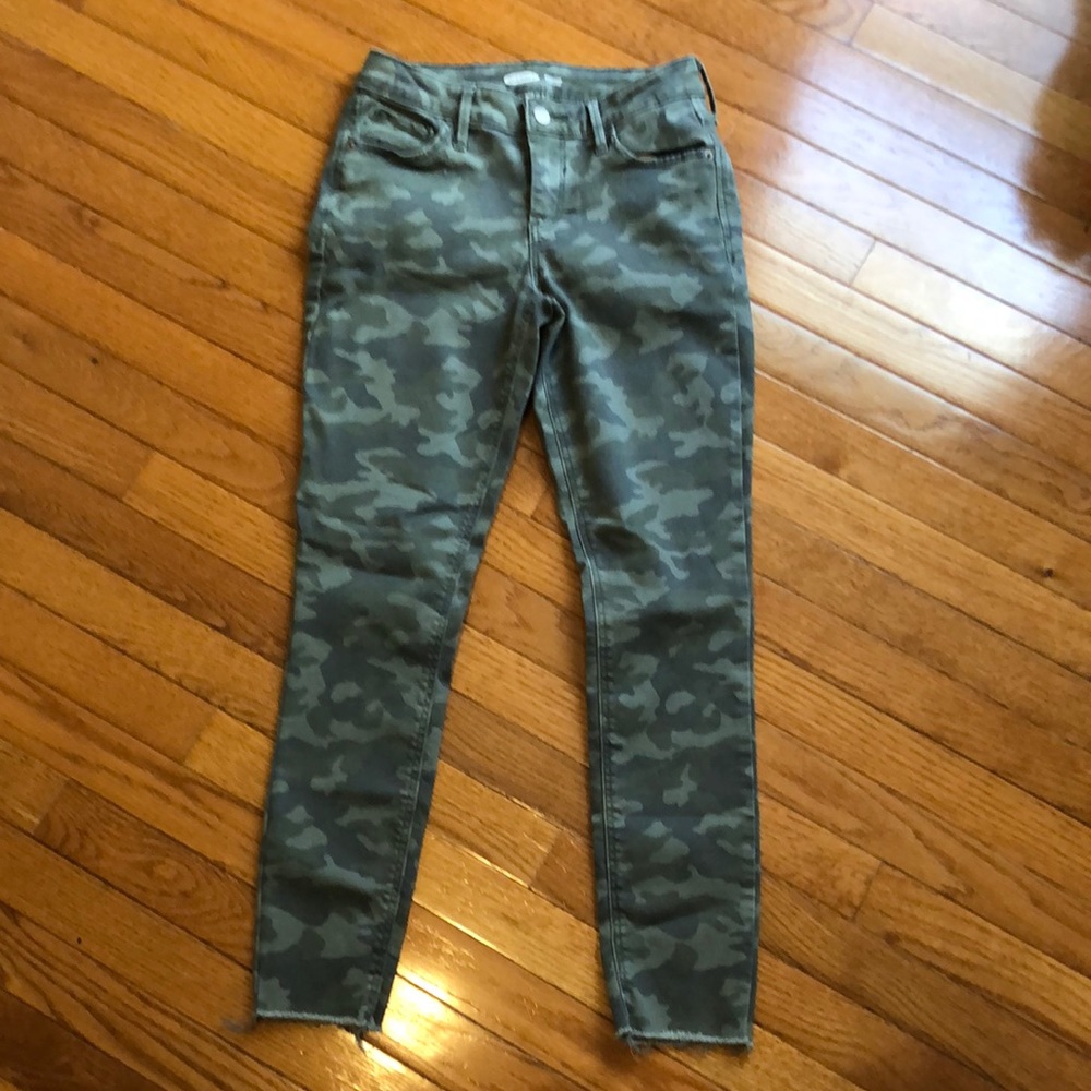Old navy camo rockstar skinny jeans